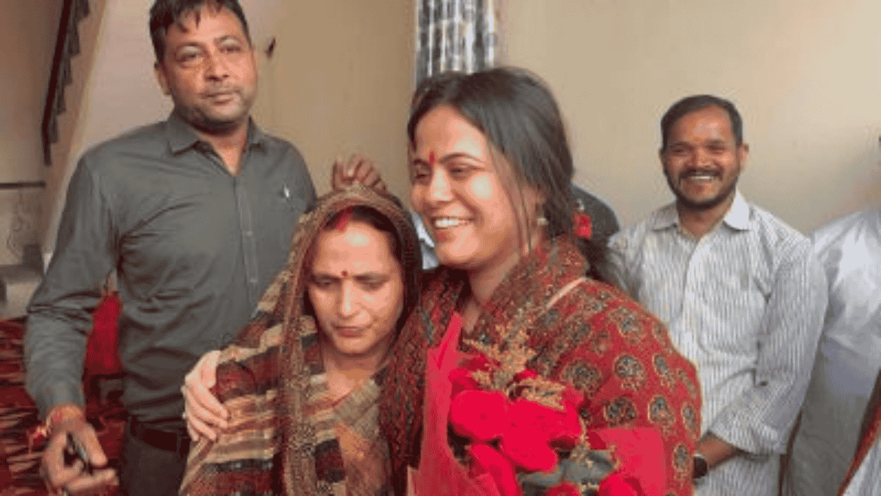 UPSC Topper: टॉपर शक्ति दुबे ने कैसे हांसिल की सफलता, माँ ने सुनाई बेटी के समर्पण की कहानी